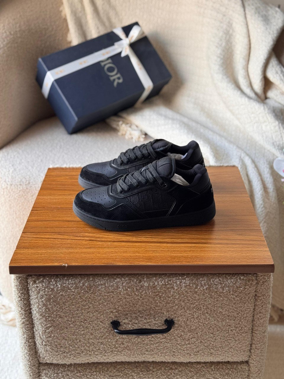 DIOR