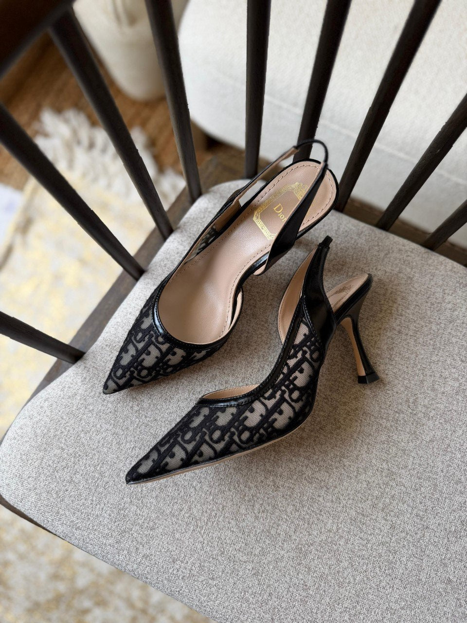 DIOR