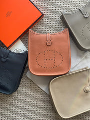 HERMES Evelyn